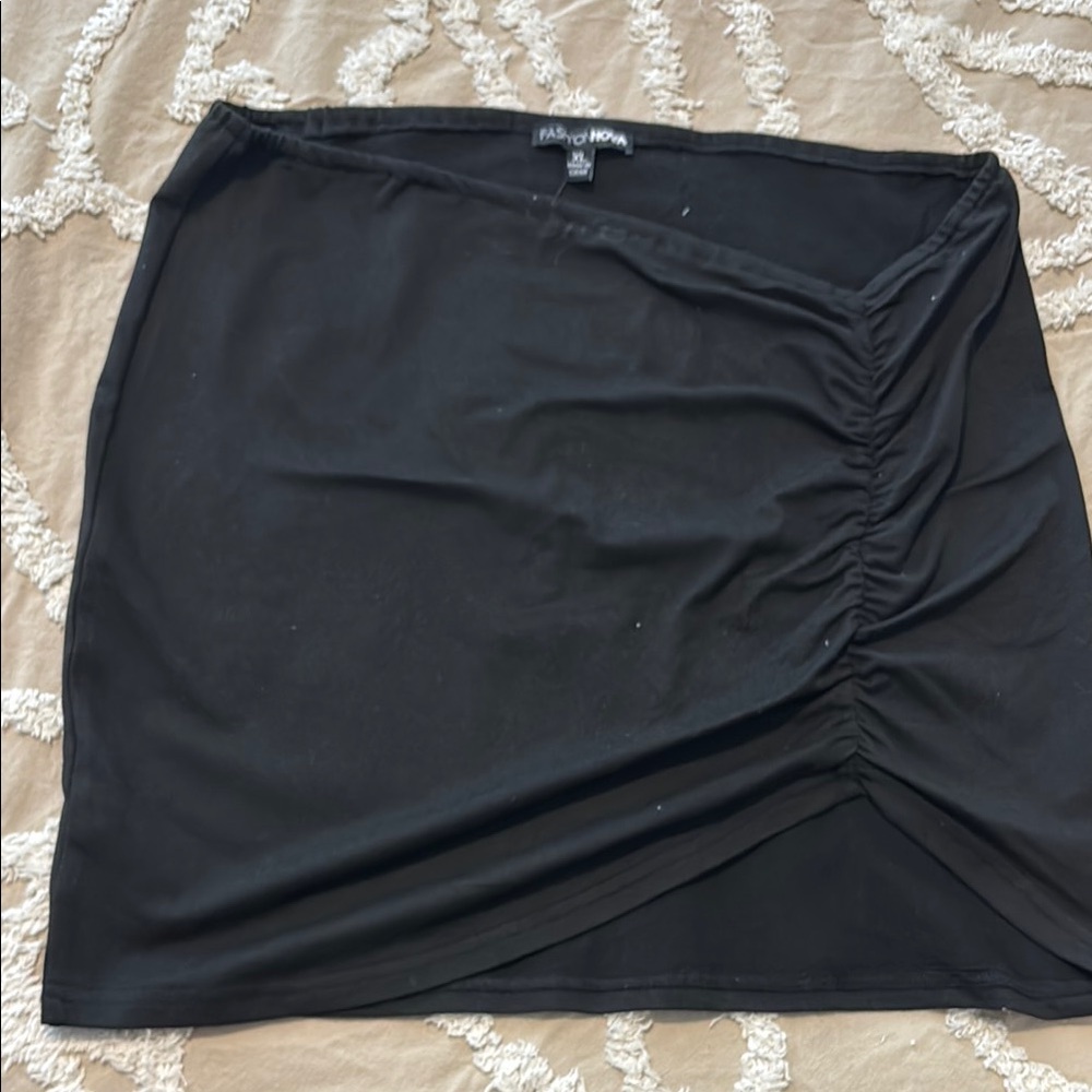 Fashion Nova Elegant Black Mini Skirt part of set never worn skirt new with tag.